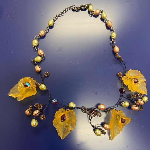 Jewelry - Beautiful handcrafted pearl, seed bead and bachelite necklace